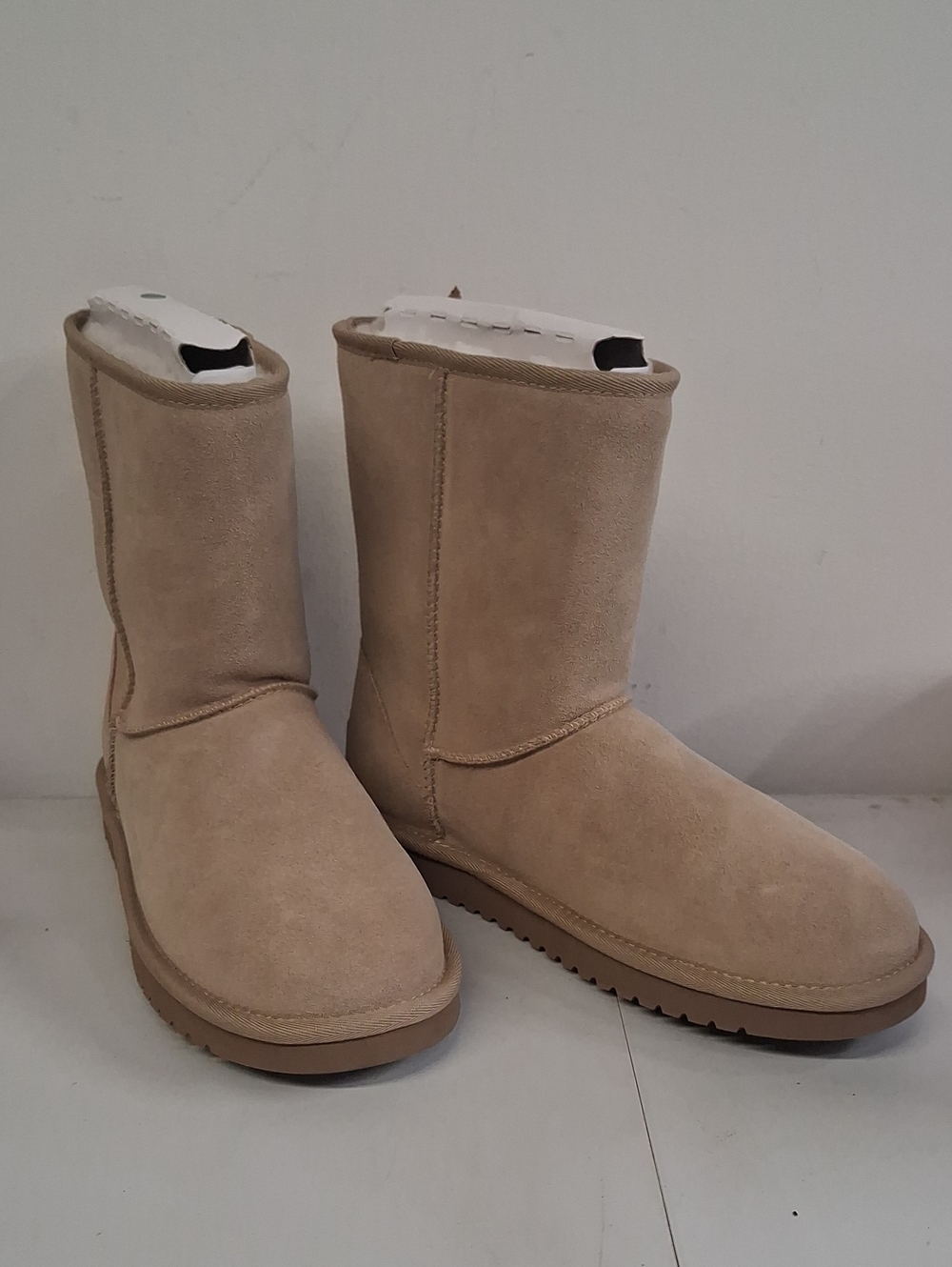 NWOT Womens Koolaburra By UGG Short Boots With Faux Fur Lining